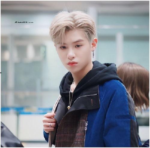 黄明昊爆料新闻,揭秘娱乐圈幕后真相  第1张